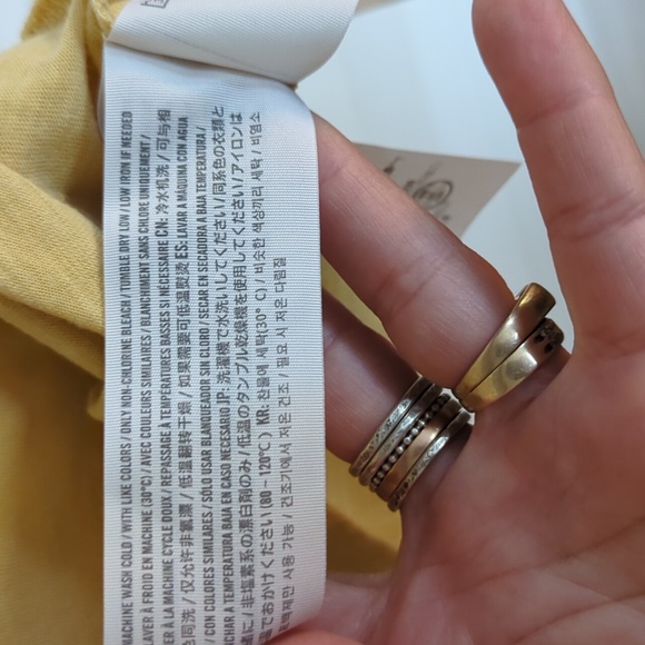 Abercrombie & Fitch and Old Navy t-shirts small - Picture 4 of 12